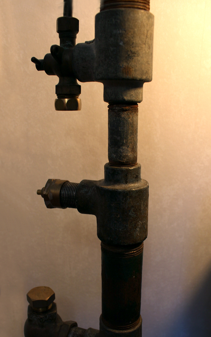 Pipelamp floor detail 2 Madelen Rensmo